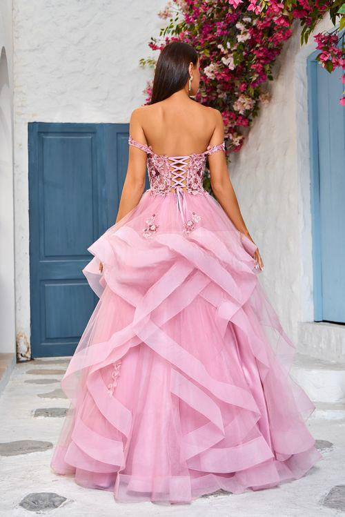 A-Line evening dress with a sweetheart neckline in pink with spaghetti straps and layered tulle.